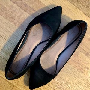 Caslon size 8W point-toe black suede flats